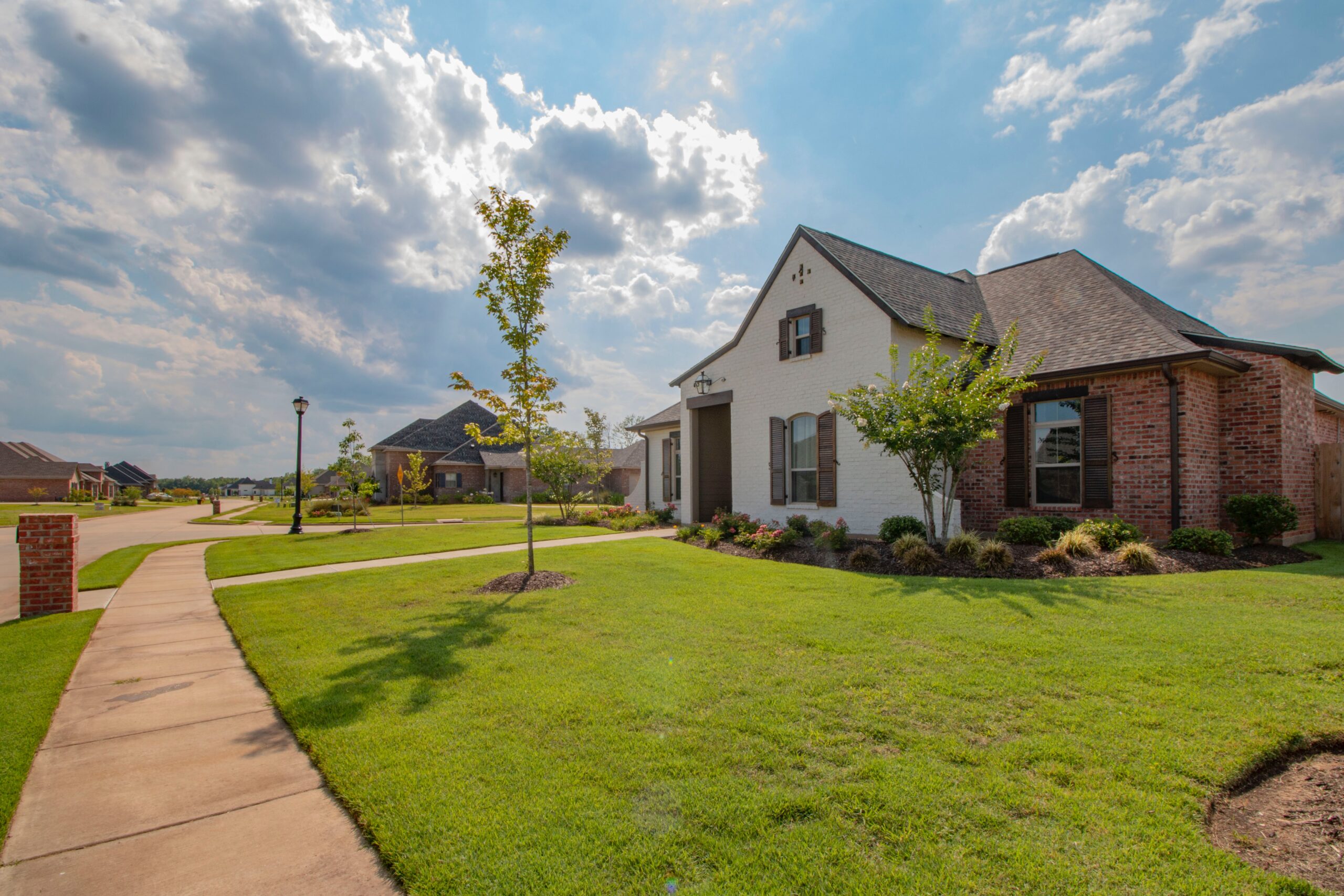 Concerned investors push U.S. mortgage rates higher